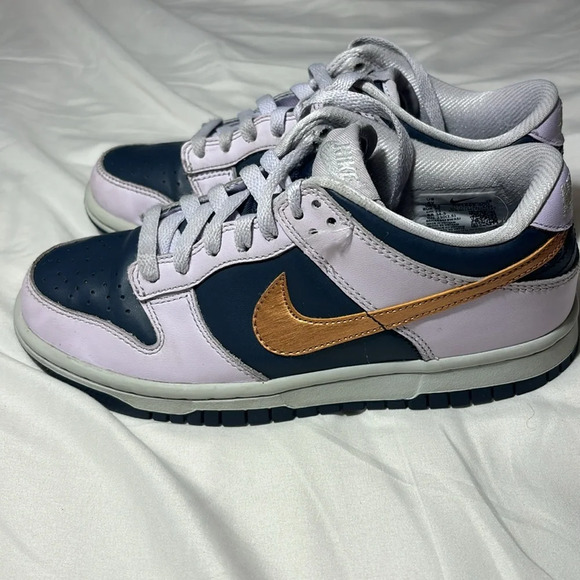 Nike Dunk Low SE Thunder Blue/Copper Swoosh
(GS) Size 4Y Style
DX1663 400 A4 - Picture 1 of 11